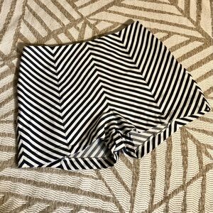 LUSH White & Navy Chevron Print Shorts